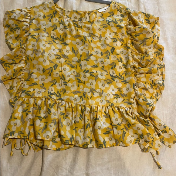 June and Hudson yellow flower top - Picture 1 of 4